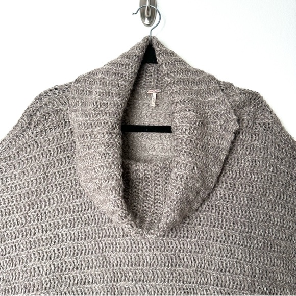 Free People Oversized Cozy Short Sleeve Cowl Neck Chunky Knit Sweater - Picture 2 of 11